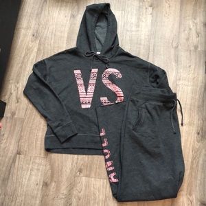 Victoria’s Secret sweatshirt & pants set – LARGE